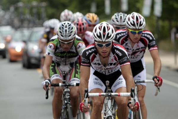 Jamis-Sutter Home p/b Colavita's James Driscoll and Andres Pereyra on the attack in a break.