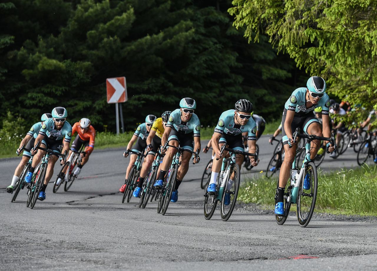 Floyds Pro Cycling chasing.