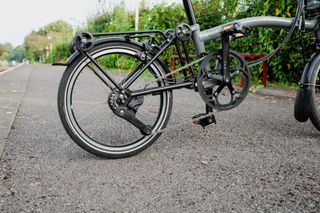 The titanium roller frame of the Brompton Electric P Line