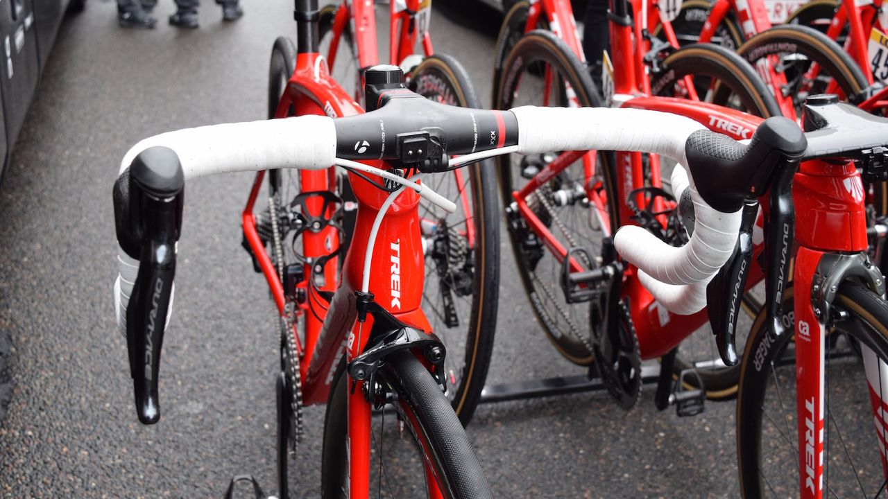 Contador's cockpit is a Bontrager XXX integrated handlebar and stem costing a cool $600