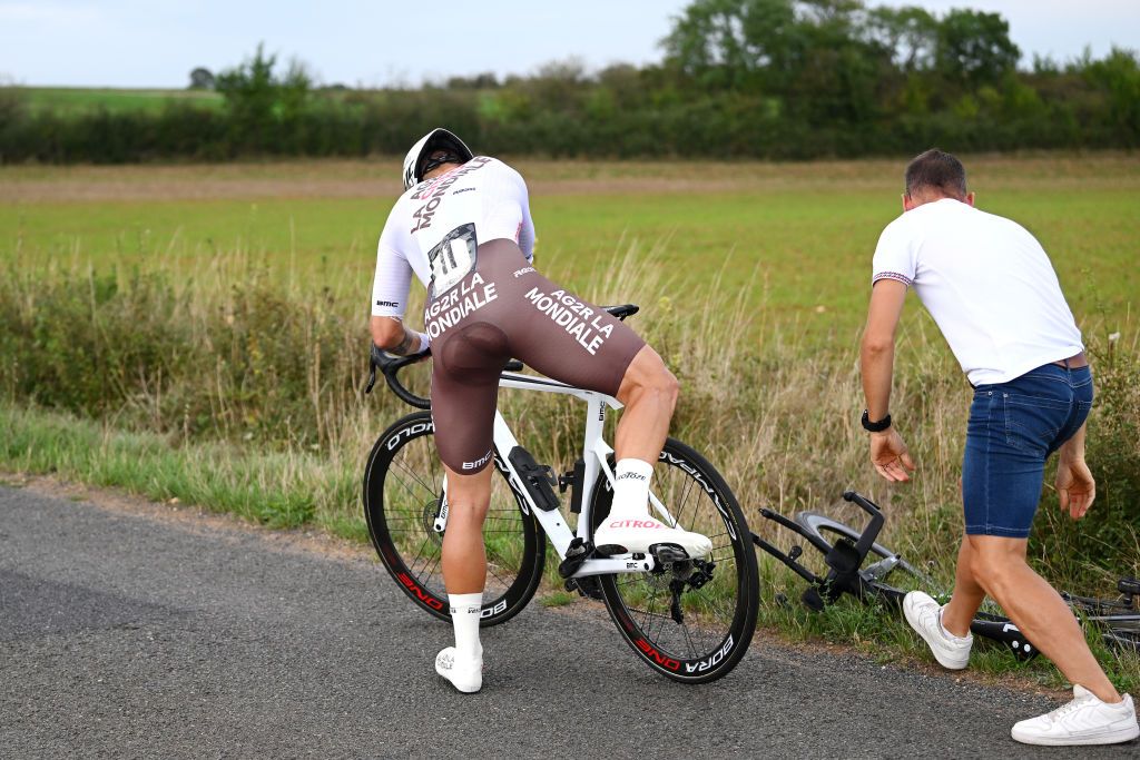 VIVONNE FRANCE AUGUST 25 Marc Sarreau of France and Ag2R Citren Team whsuffers a mechanical problem during the 36th Tour Poitou Charentes en Nouvelle Aquitaine 2022 Stage 3b a 183km Individual Time Trial stage from Smarves to Vivonne TPC2022 on August 25 2022 in Vivonne France Photo by Dario BelingheriGetty Images