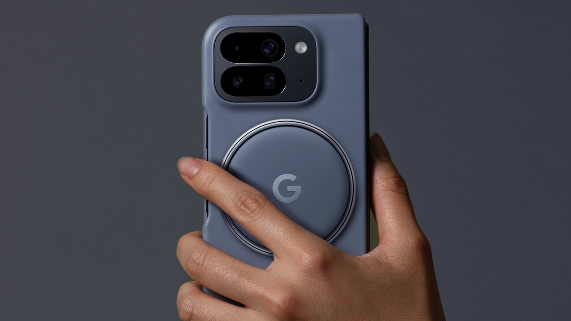 Pixelsnap Ring Stand on a Pixel 10 Pro Fold with a Pixelsnap case