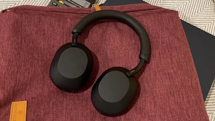 Sony next online headphones