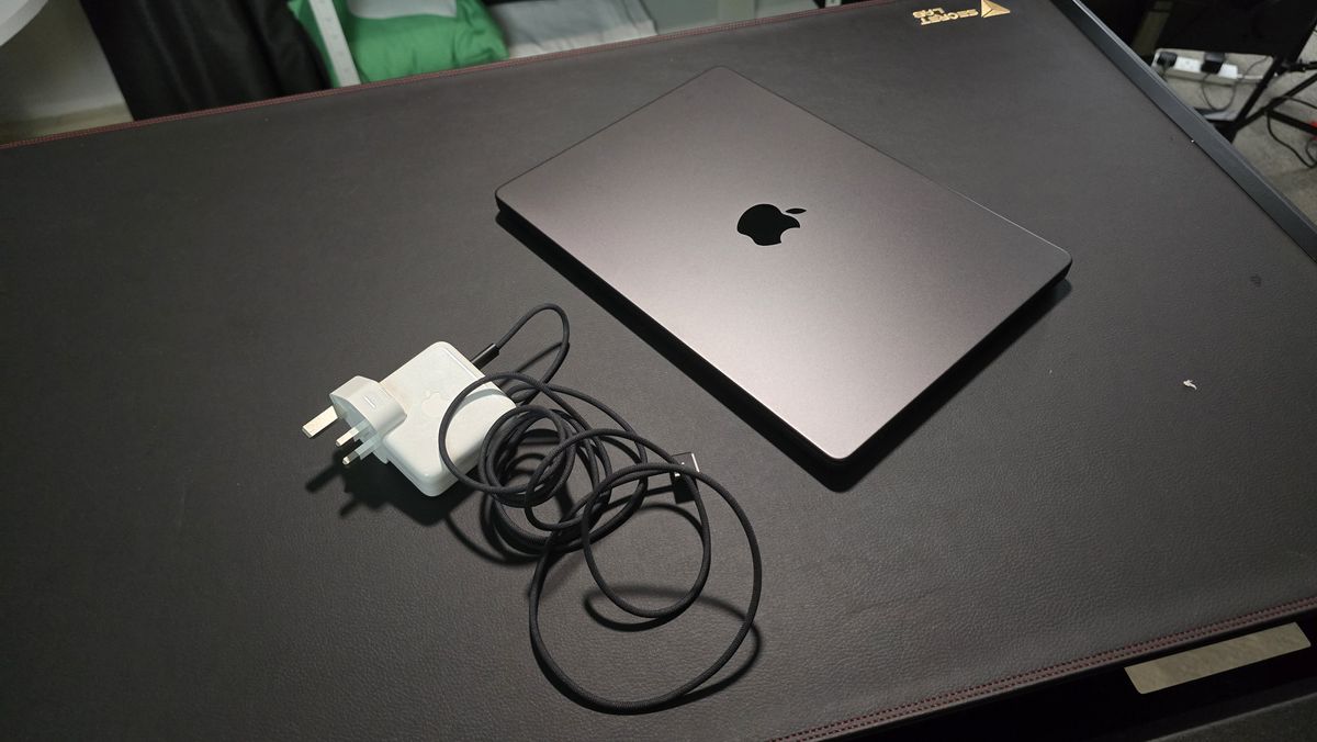 Apple MacBook Pro 14-inch (M5, 2025) in recording studio