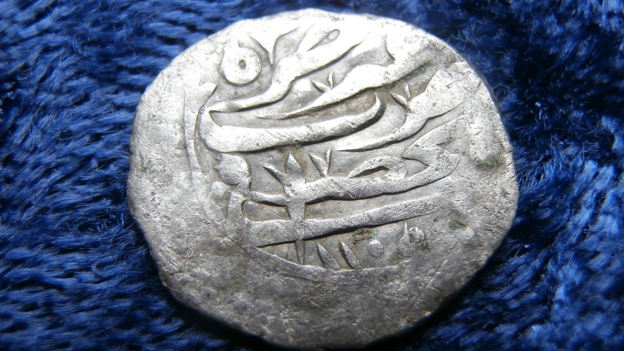 Metal-detectorist and amateur archaeologist Jim Bailey thinks the coins are part of the treasure seized by Henry Every and his pirate crew in the Red Sea in 1695, in a raid on ships returning to India from Mecca.