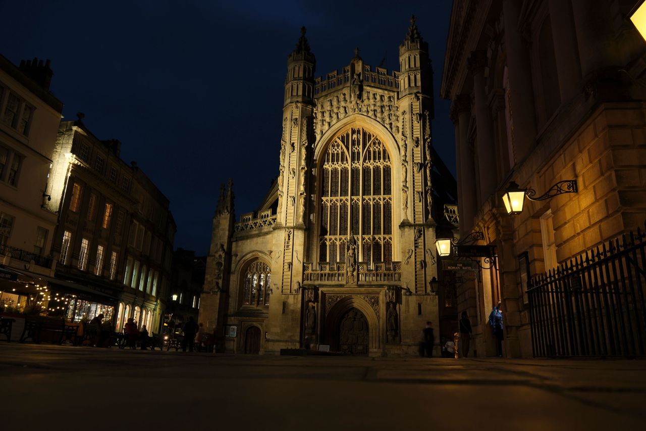 An image of Bath Abbey taken with the Fujifilm X-T5 at night