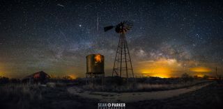 2015 Lyrid Meteors Seen Outside of Tucson, Arizona