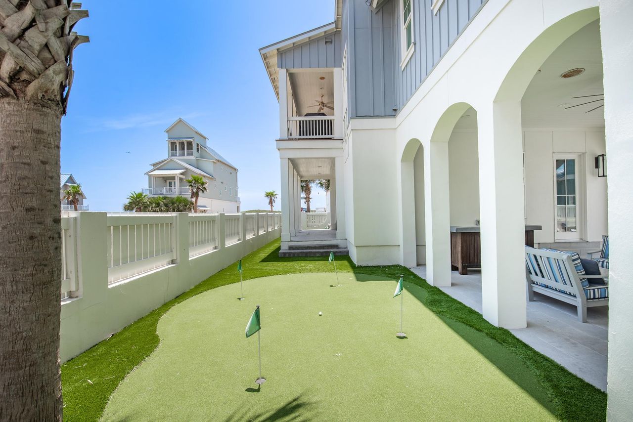 Listing images from a home in Port Aransas, Texas.