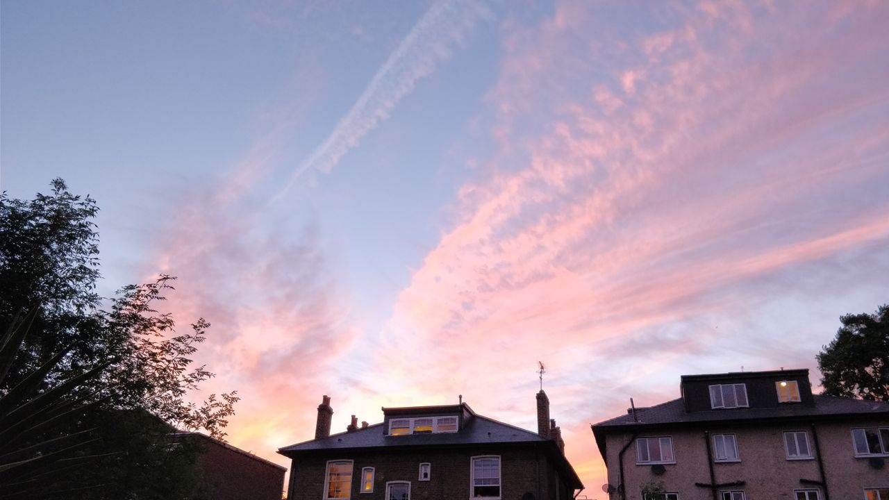 This is the only shot in our camera samples that didn't use HDR, but it still looks vibrant.
