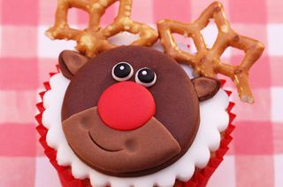 Christmas Rudolph cranberry cupcakes