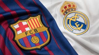 Klubblogoene til Barcelona og Real Madrid