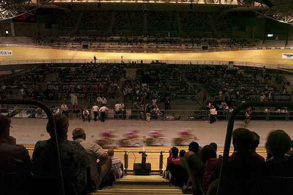 Action from the qualifying rounds of the men's teams pursuit on the boards at Hisense Arena.