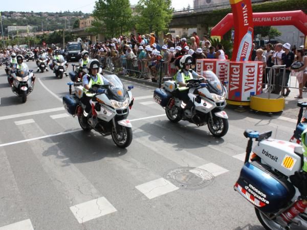 It take a lot of police officers to run a stage of the Tour de France.