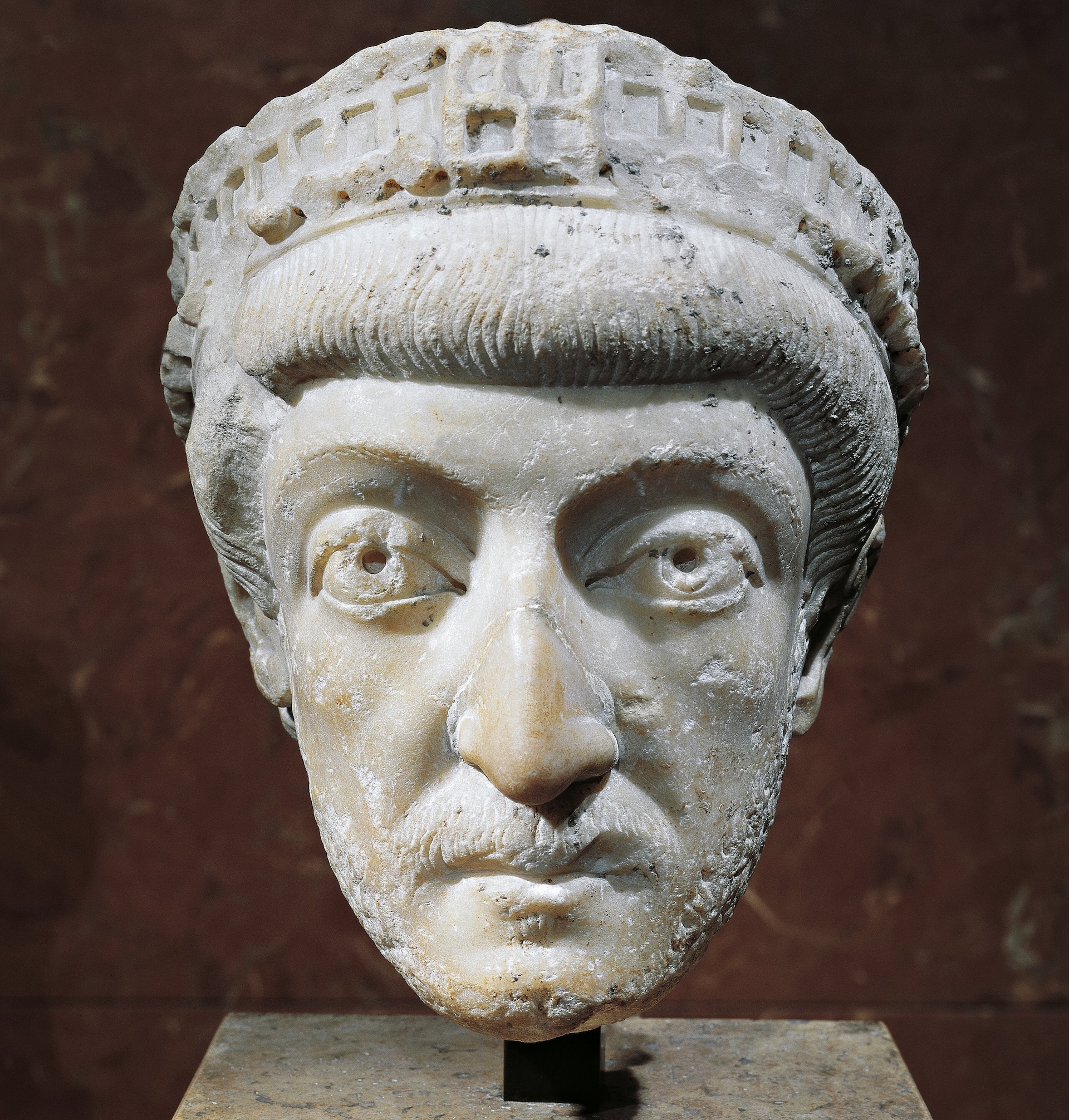 a head statue of the Roman emperor Theodosius II