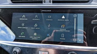 Jaguar I-Pace infotainment display