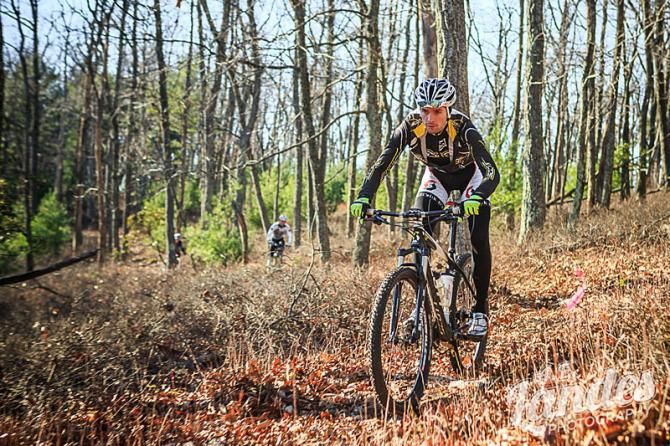 Local pro Aaron Snyder (Scott) checks out some of the singletrack in the 2013 Trans-Sylvania Epic