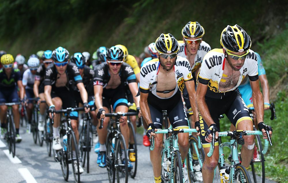 LottoNL-Jumbo presses the pace during stage 19