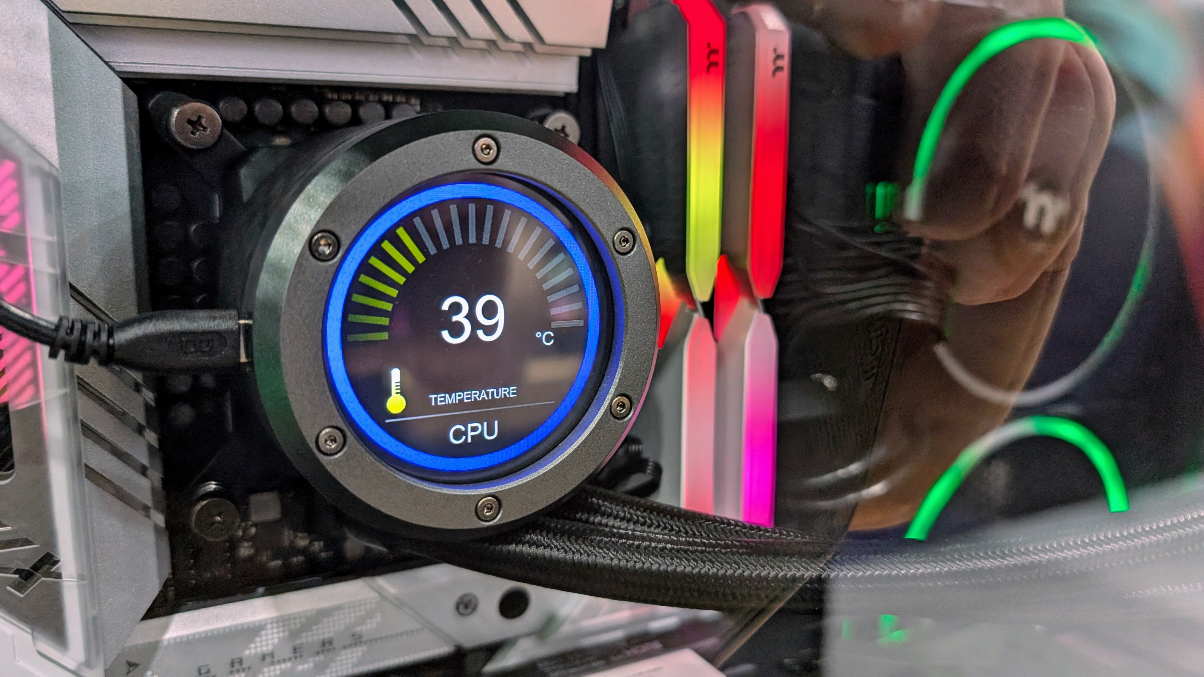 Thermaltake LCD CPU block at Computex 2025