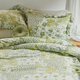 Ruffle Toile Duvet Cover