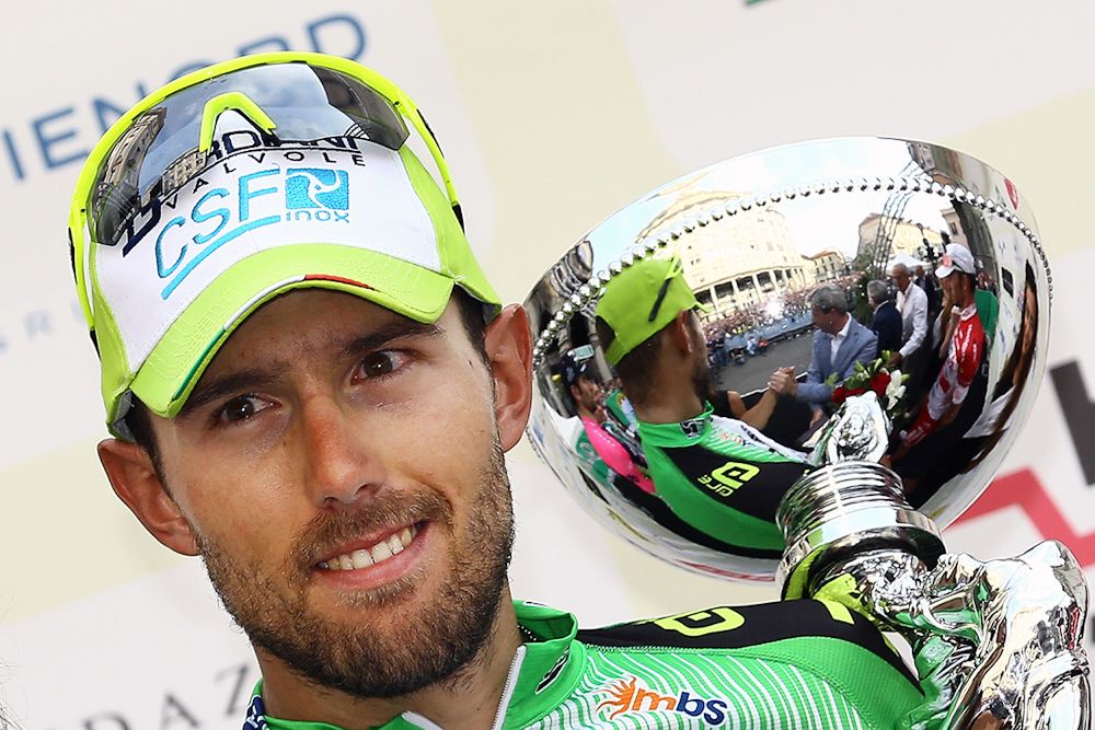 Sonyy Colbrelli with the Tre Valli Varesine trophy