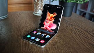 Huawei could launch a Samsung Galaxy Z Flip 3 rival soon
