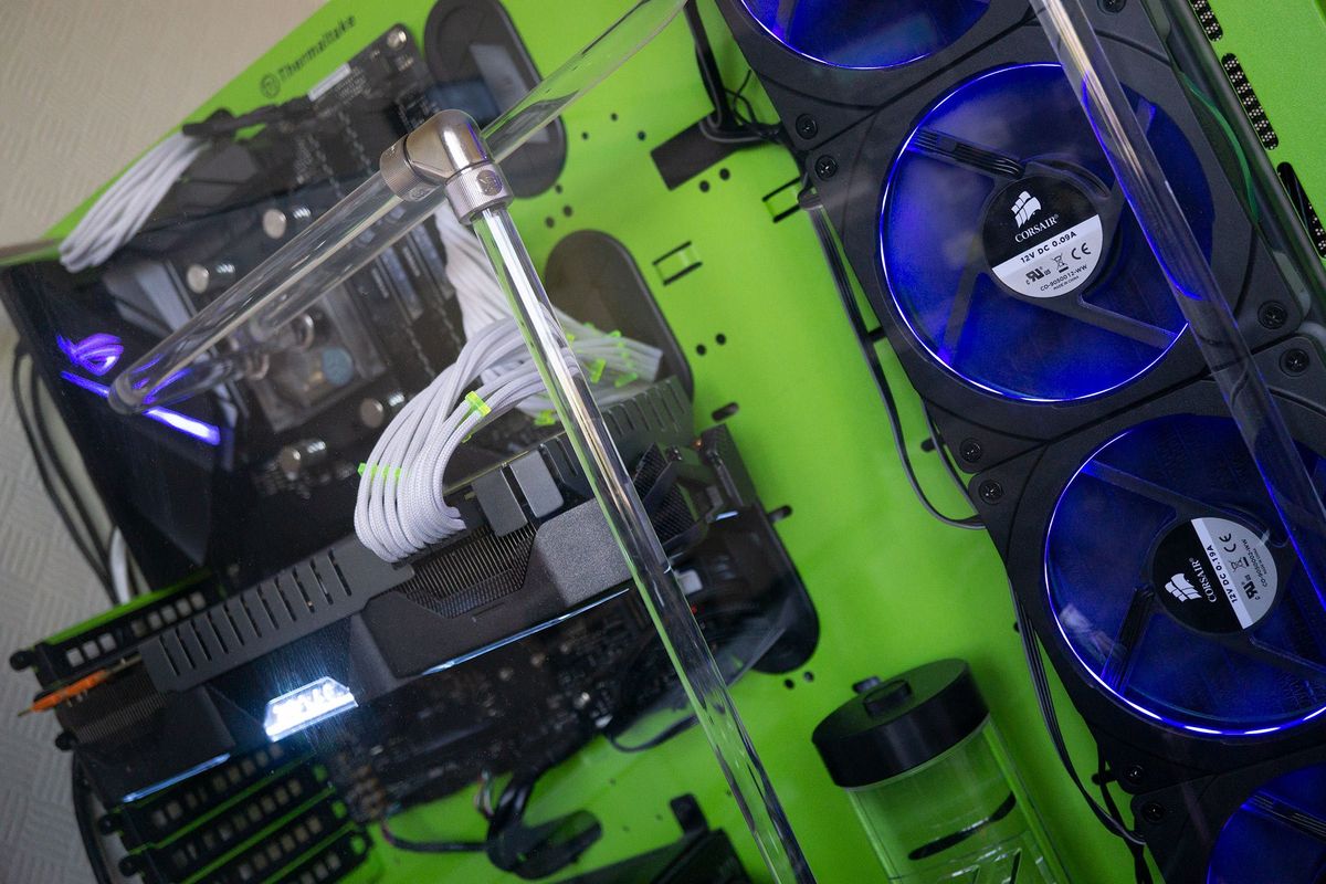 Phanteks Halos Frames