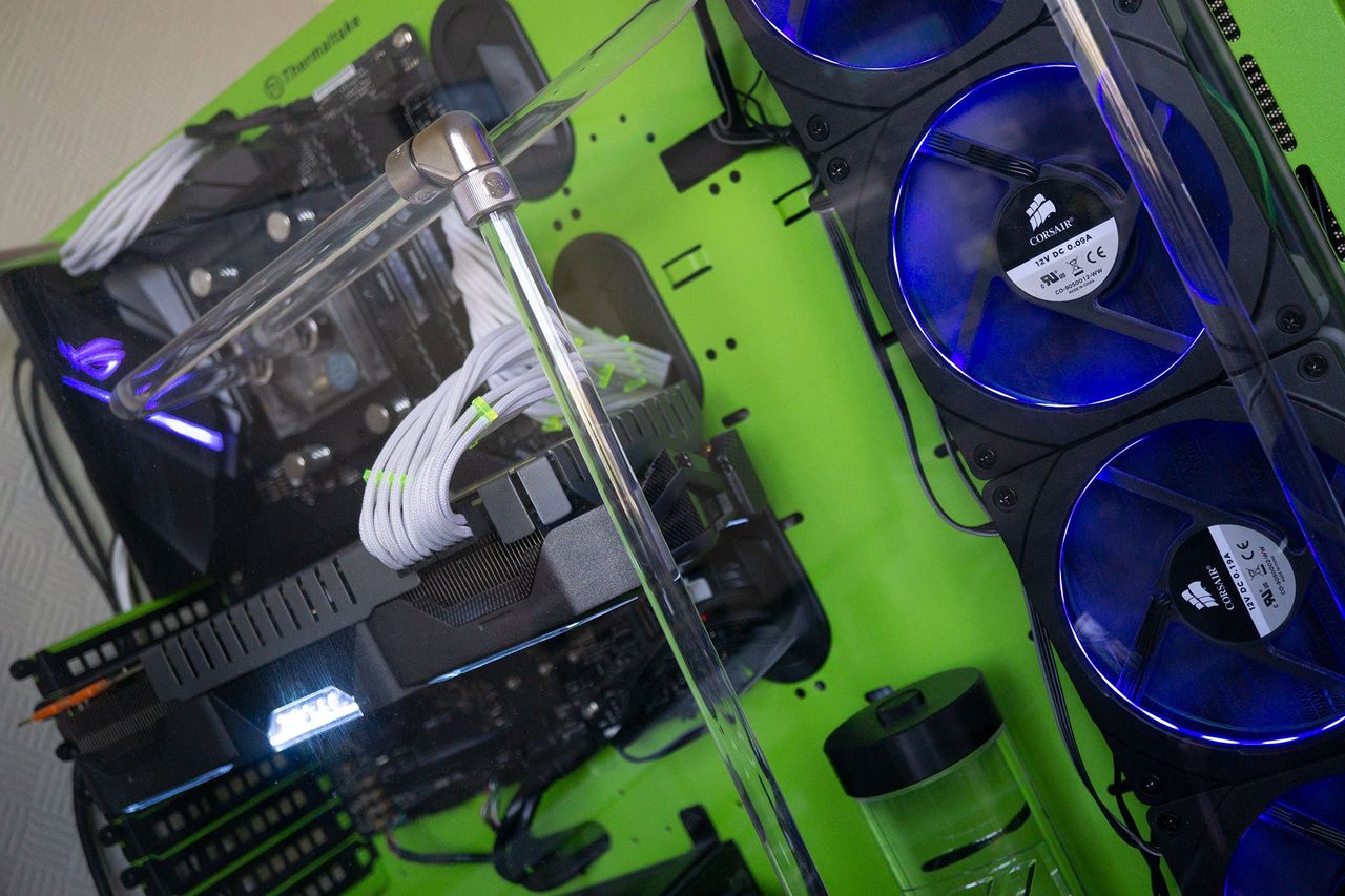 Phanteks Halos Frames