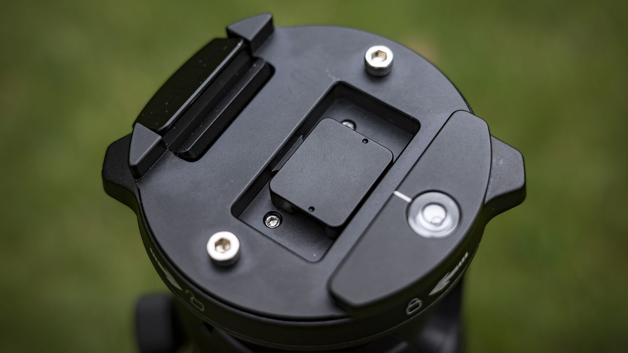 Heipi 3-in-1 travel tripod outdoors