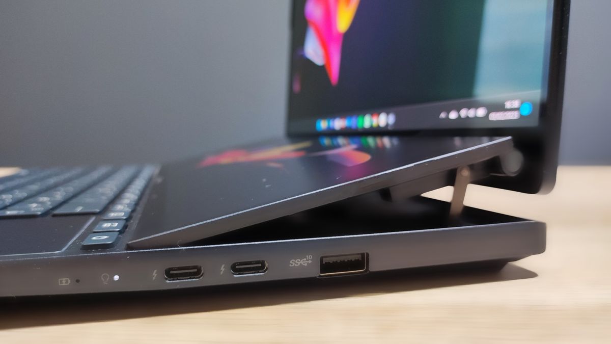 Asus Zenbook Pro 14 Duo OLED (UX8402)
