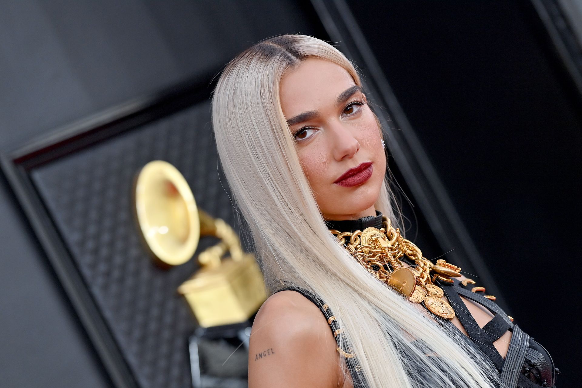 best celebrity blondes dua lipa