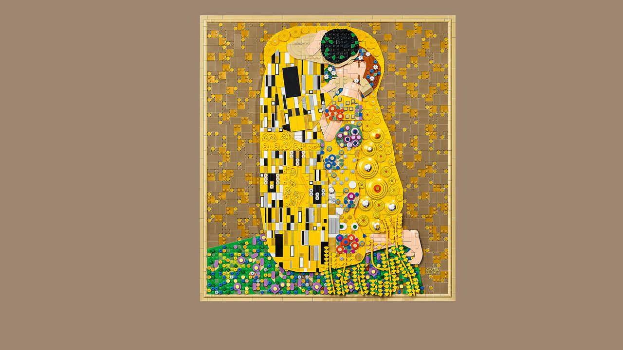 One of the world’s most famous paintings gets the Lego treatment: Gustav Klimt’s The Kiss