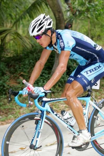 Xing Yan Dong (Trek-Marco Polo) couldn&rsquo;t keep up with the pace and fell away from the break.