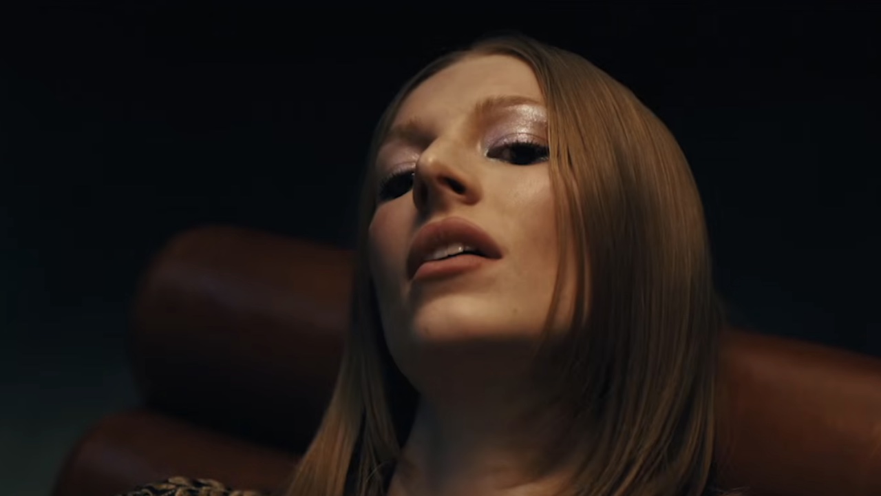 Jules with straight hair in the tease for Euphoria Season 3