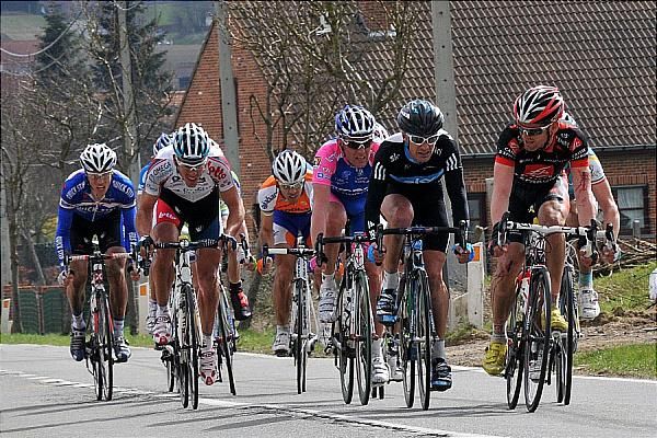 Henderson (Sky) and Gilbert (Lotto) lead a counter attack behind the Breschel group