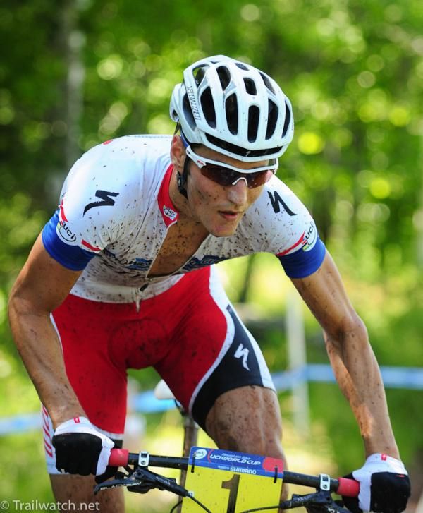 Jaroslav Kulhavy (Specialized) climbing