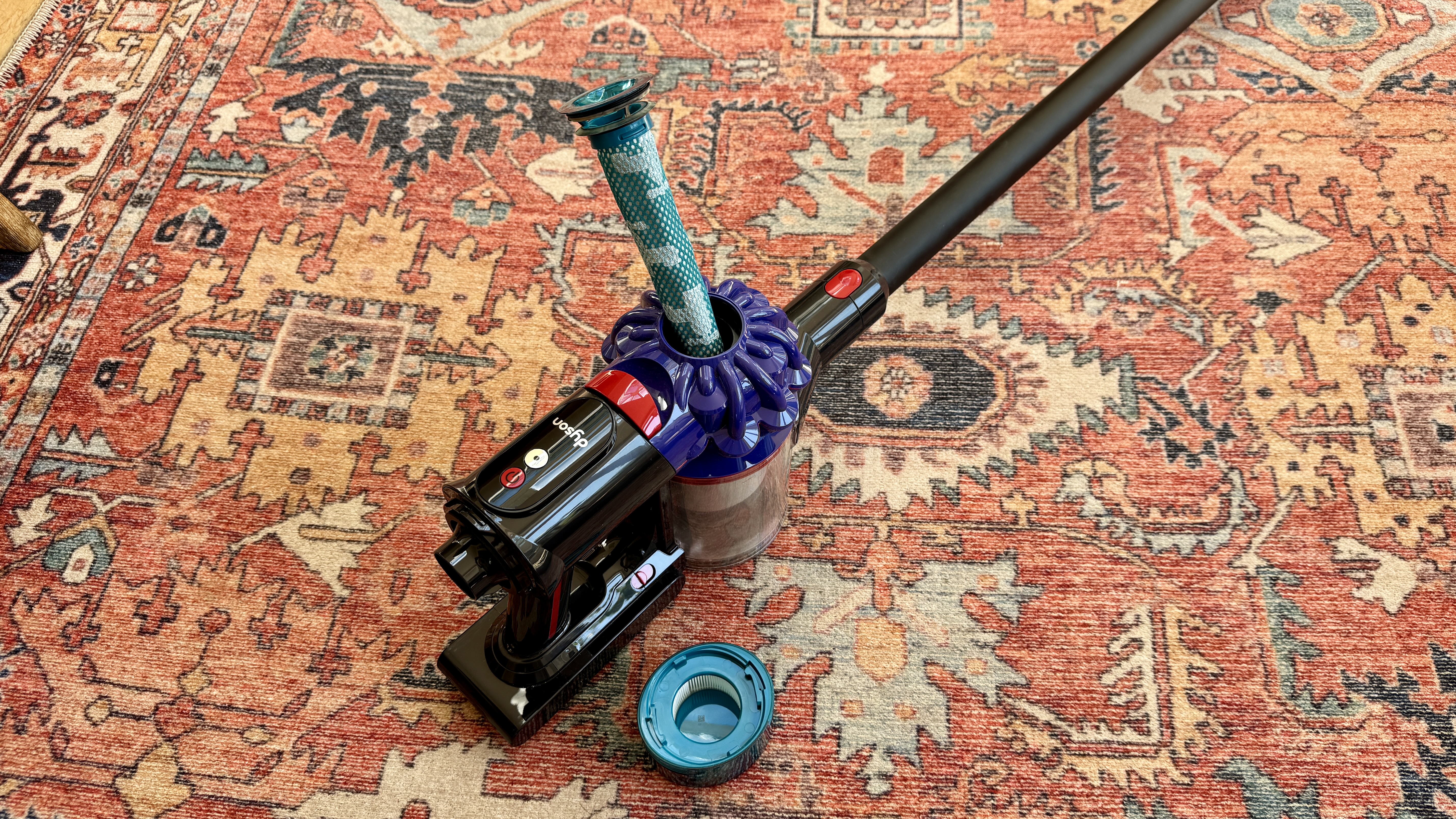 Dyson v10 Konical + Auto-empty Dok test and review