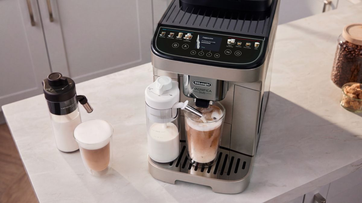 The new De'Longhi Magnifica Duo prepares 20 different coffee drinks at the tap of a button — and its 3-minute cold brew feature has me sold