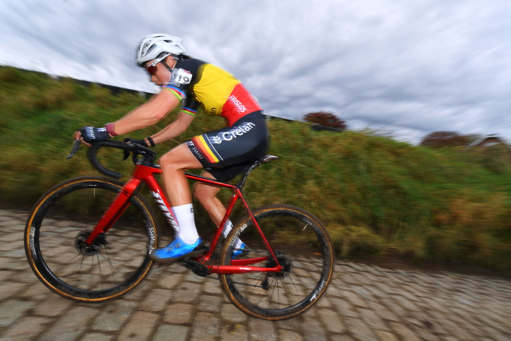 OVERIJSE BELGIUM OCTOBER 31 Sanne Cant of Belgium and Team Iko Crelan competes during the 62nd Druivencross Overijse UCI CycloCross Worldcup 2021 Womens Elite DruivencrossOverijse CXWorldCup UCIcyclocrossWC on October 31 2021 in Overijse Belgium Photo by Luc ClaessenGetty Images