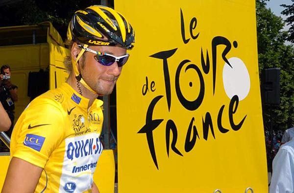 Tom Boonen (Quick.Step) exits the sign on