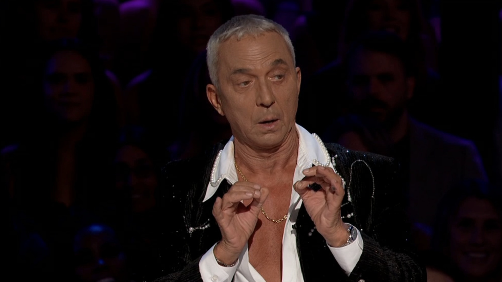 Bruno giving critiques on Viral Hits Night