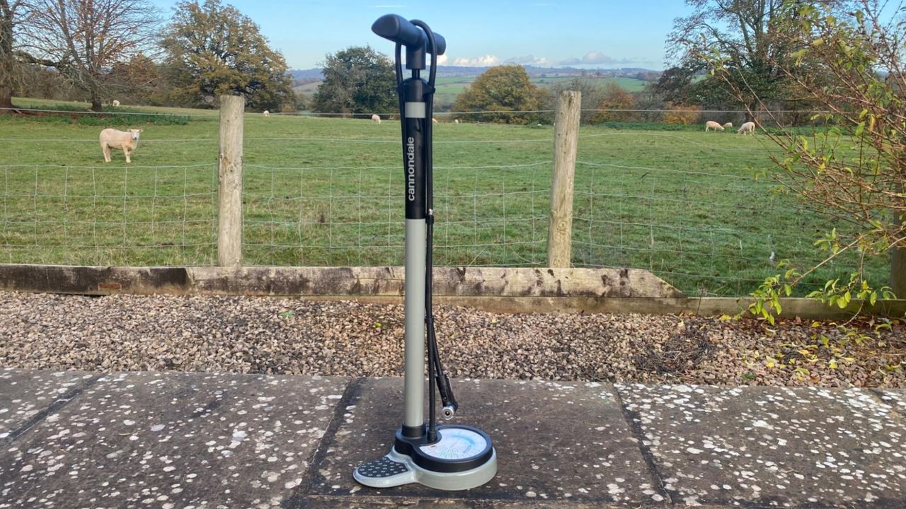 Image shows the Cannondale Precise Floor Pump