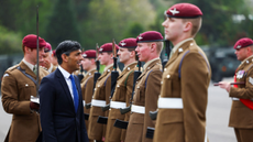 Rishi Sunak speaks to Parachute Regiment recruits