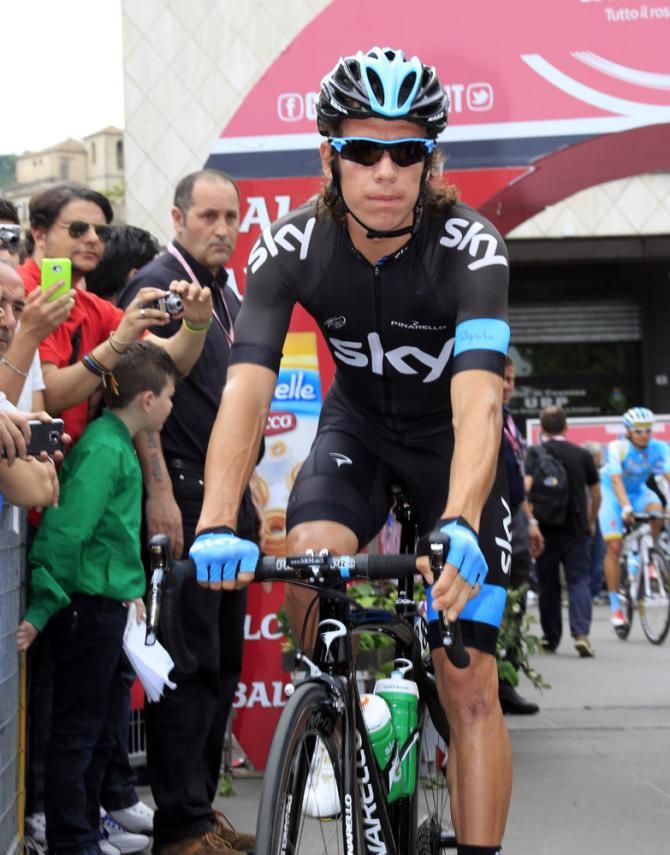 Rigoberto Uran (Sky) starts stage 5 in second place on general classification