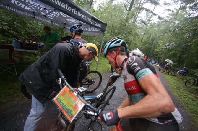 Ben King rolled into checkpoint 4 just behind Bishop and stopped to quickly clean his drivetrain