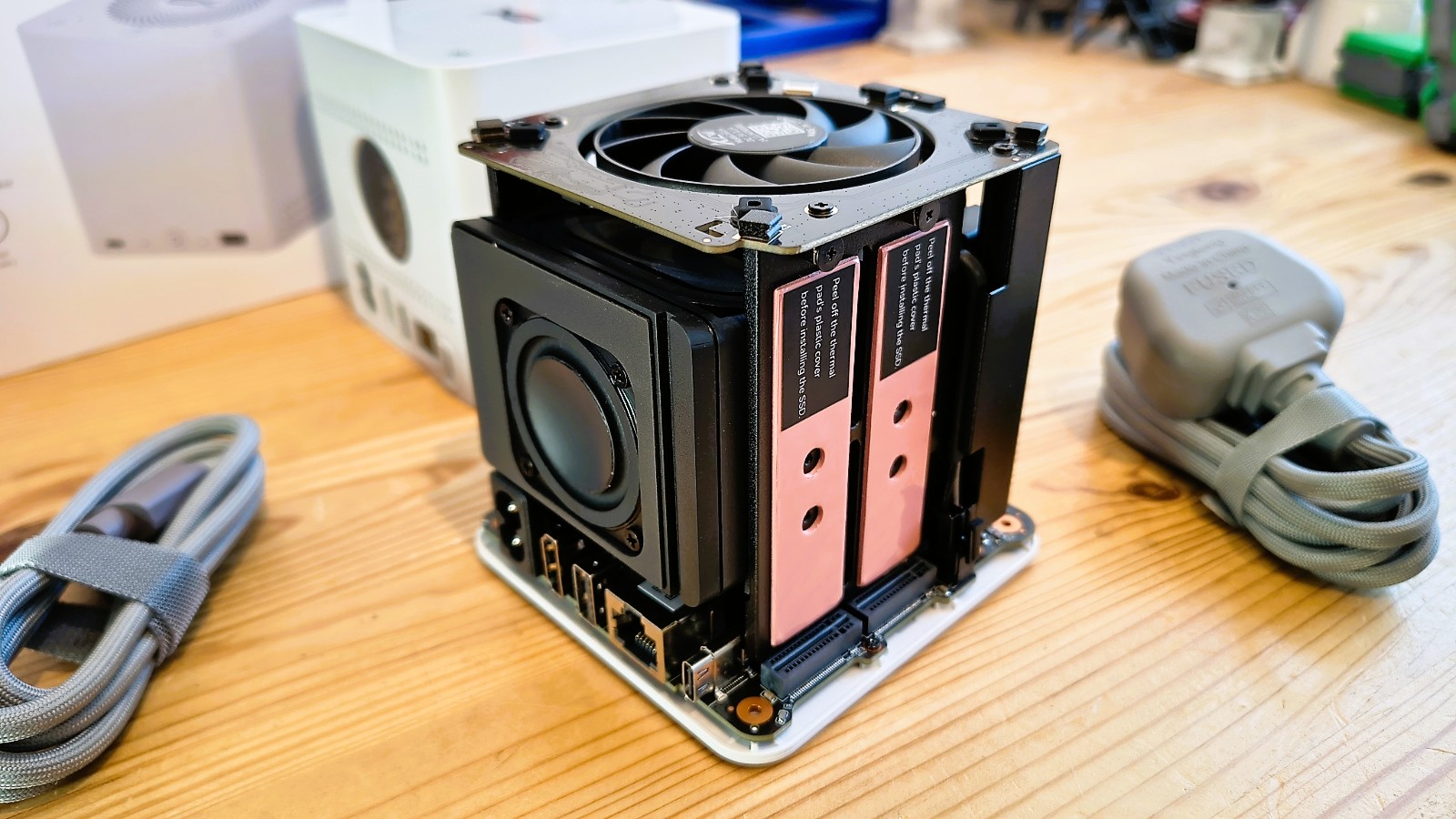 Beelink EX Mate Pro All-In-One Docking Station