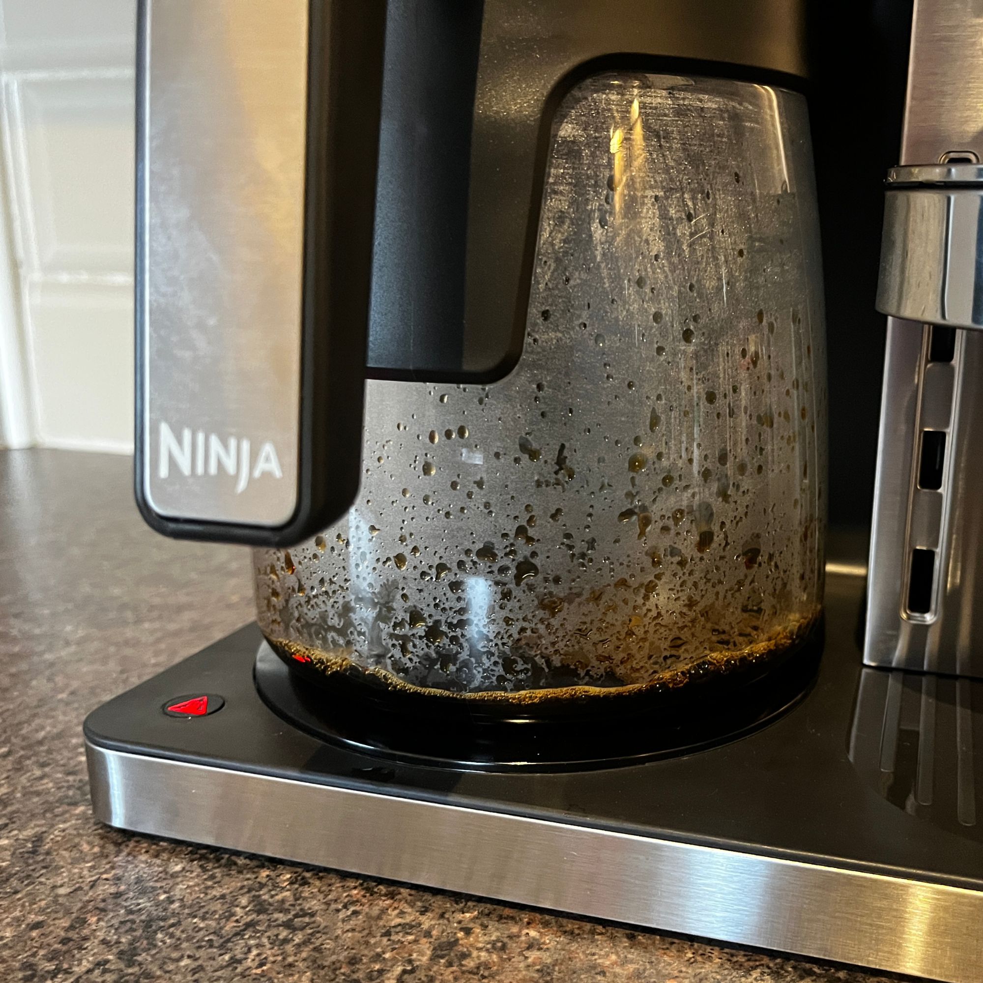 Brewing 1.6l of classic filter coffee in the Ninja Prestige DualBrew System