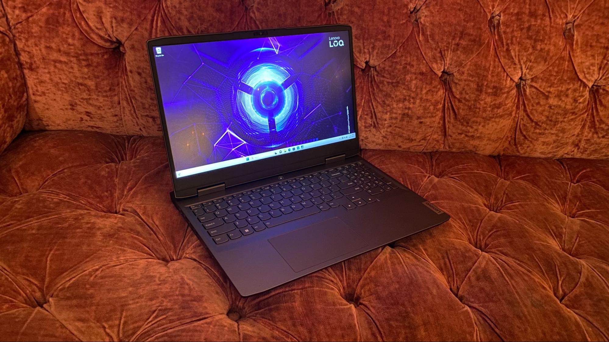 Lenovo LOQ 15IRH8, Intel® powered AI-tuned gaming laptop