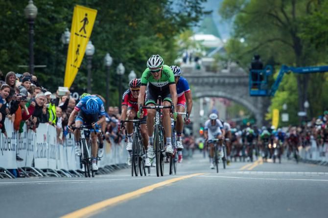 Robert Gesink (Belkin) powers to a sprint victory from a select group in the Grand Prix Cycliste de Qu&eacute;bec finale