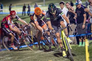 Sven Nys (Crelan) trying to break up the chase group