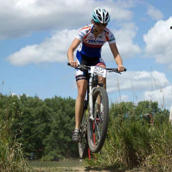Amber Markey (Magnus) began the 2012 Season in the open category, and ended second overall for elite women.